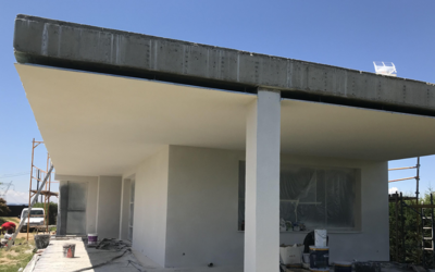 Aislamiento térmico de fachada en construcción modernista